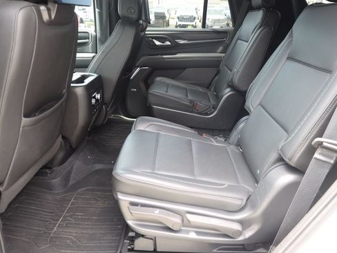 Used 2022 GMC Yukon Denali w/ Denali Ultimate Package AWD/4WD image 18