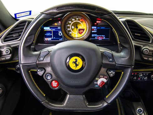 Certified 2018 Ferrari 488 GTB RWD image 11