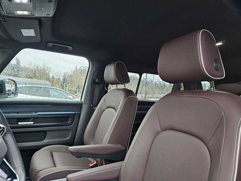 Used 2025 Volkswagen ID. Buzz Pro S image 27