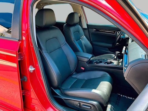 Used 2022 Honda Civic Touring image 9