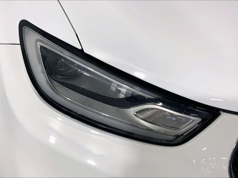 Used 2024 Chrysler Pacifica Touring-L FWD image 29