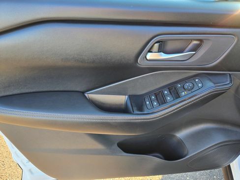 Used 2026 Nissan Rogue SV FWD image 22
