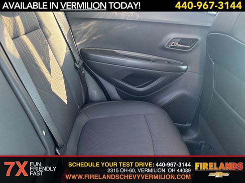 Certified 2022 Chevrolet Trax LT w/ LT Convenience Package image 32