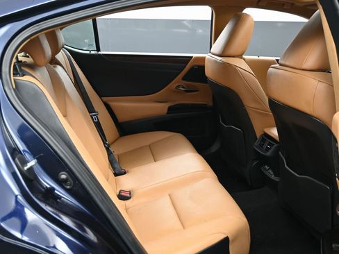 Used 2025 Lexus ES 350 350 w/ Premium Package image 32