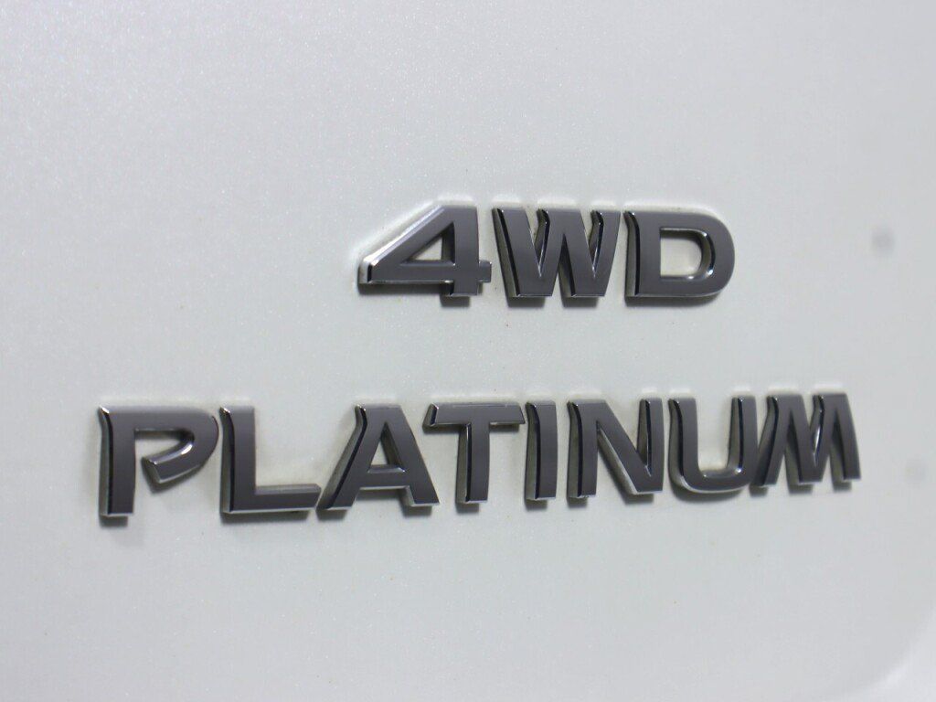 Used 2017 Nissan Pathfinder Platinum AWD/4WD image 50