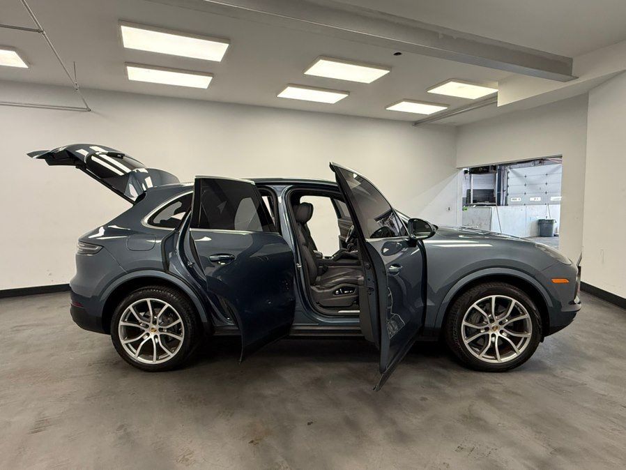 Used 2019 Porsche Cayenne S w/ Premium Plus Package AWD/4WD image 26