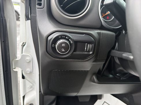 Used 2023 Jeep Gladiator Sport AWD/4WD image 17