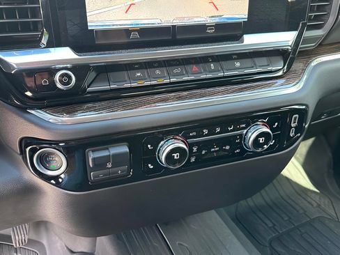 Used 2025 GMC Sierra 1500 Elevation RWD image 9