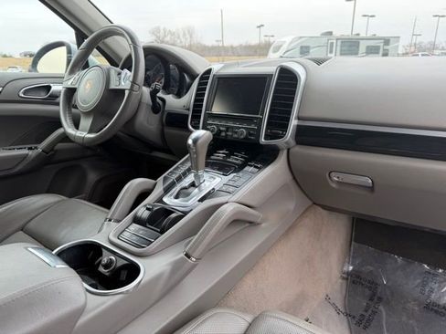 Used 2011 Porsche Cayenne image 10
