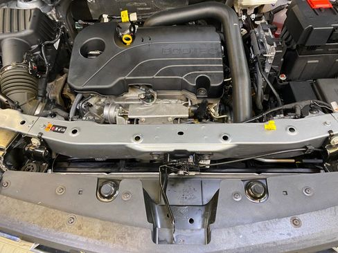 Used 2025 Chevrolet Equinox LT AWD/4WD image 10