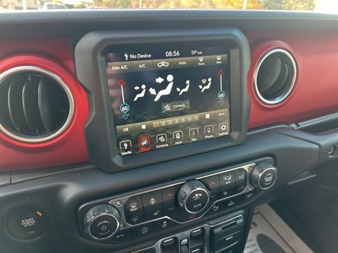 Used 2020 Jeep Gladiator Rubicon image 13
