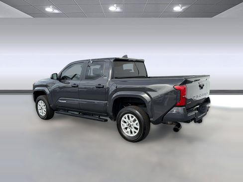 Used 2024 Toyota Tacoma SR5 RWD image 3
