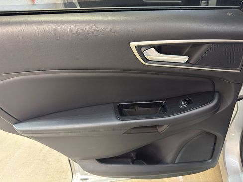 Used 2018 Ford Edge SEL w/ Equipment Group 201A AWD/4WD image 27
