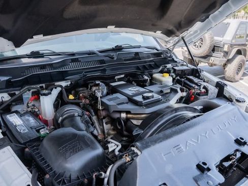 Used 2018 RAM 3500 Tradesman w/ Chrome Appearance Group AWD/4WD image 30