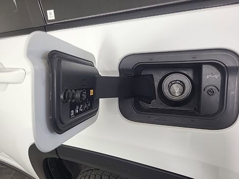 Used 2023 Jeep Grand Cherokee Limited image 11