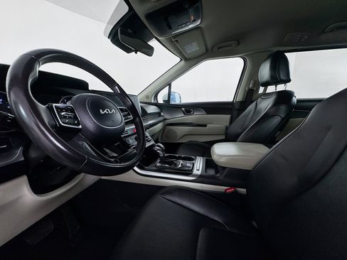 Used 2024 Kia Carnival LX image 21