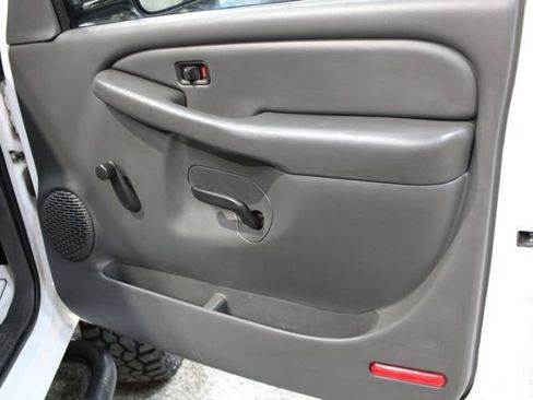 Used 2006 Chevrolet Silverado 2500 W/T w/ Heavy-Duty Power Package image 22