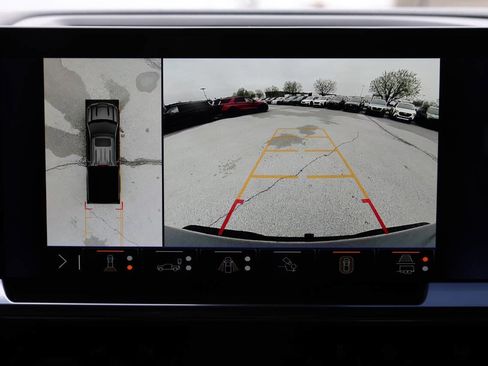 Used 2024 Chevrolet Silverado 1500 LT Trail Boss w/ LT Trail Boss Premium Package AWD/4WD image 22