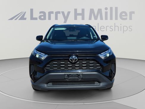 Used 2025 Toyota RAV4 XLE AWD/4WD image 8