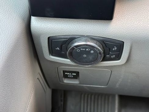 Certified 2019 Ford F150 XL w/ Heavy-Duty Payload Package RWD image 18