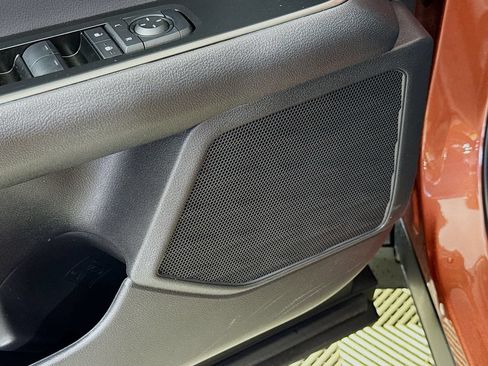 Certified 2025 Lexus UX 300h FWD w/ Accessory Package (Z2) image 19