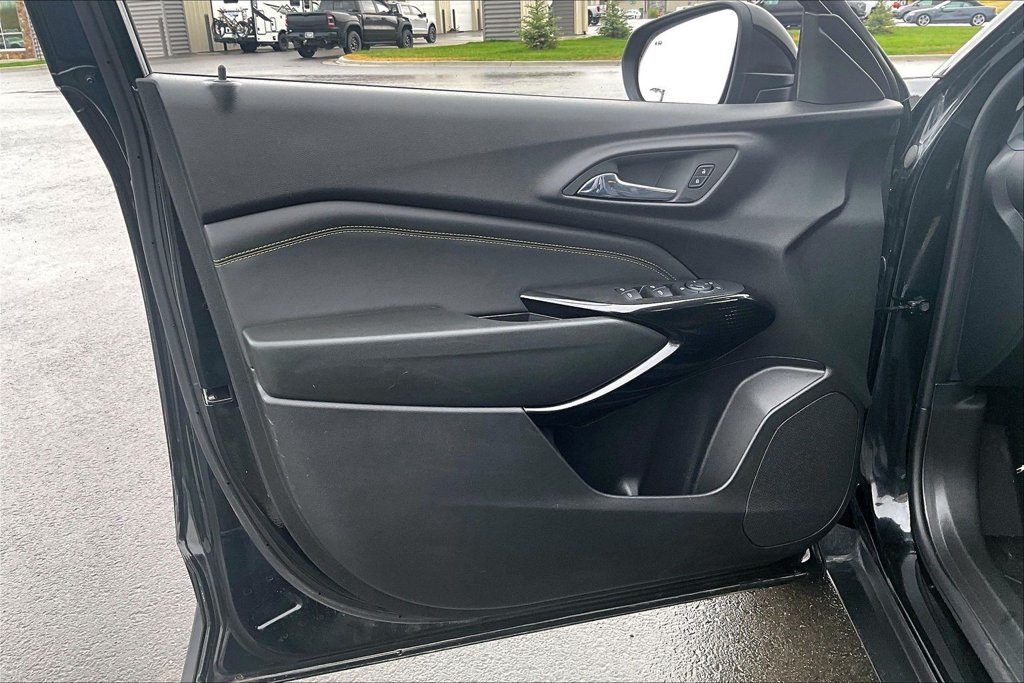 Used 2024 Chevrolet Trax ACTIV w/ Sunroof Package FWD image 23