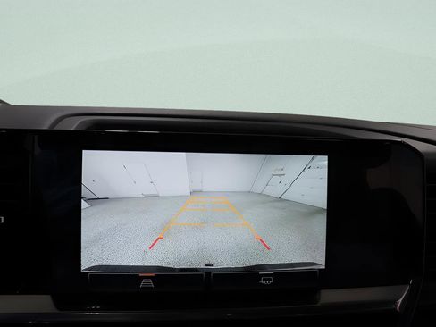 Used 2022 GMC Sierra 1500 SLT w/ SLT Convenience Package image 15