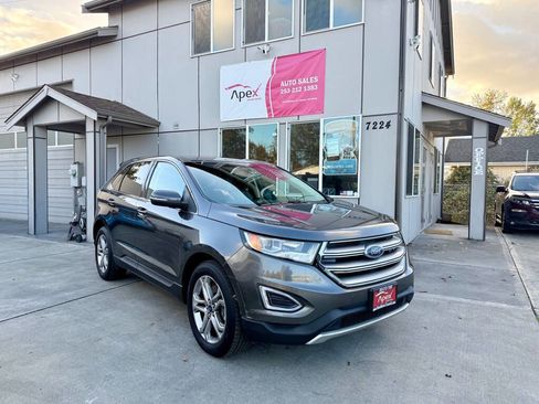 Used 2015 Ford Edge Titanium image 2