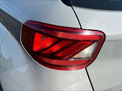 Used 2020 Hyundai Venue SEL FWD image 23