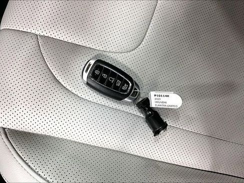 Used 2023 Hyundai Elantra Limited FWD image 31