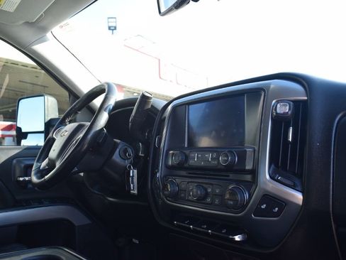 Used 2018 Chevrolet Silverado 1500 LT w/ All Star Edition image 18