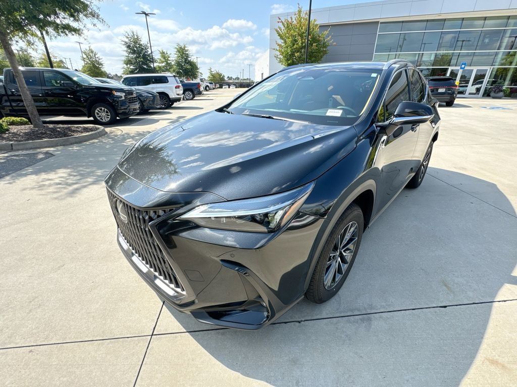 Used 2025 Lexus NX 250 FWD w/ Towing Package (2000 Lbs) image 5