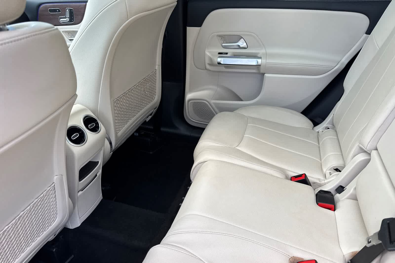 Used 2022 Mercedes-Benz GLB 250 image 4