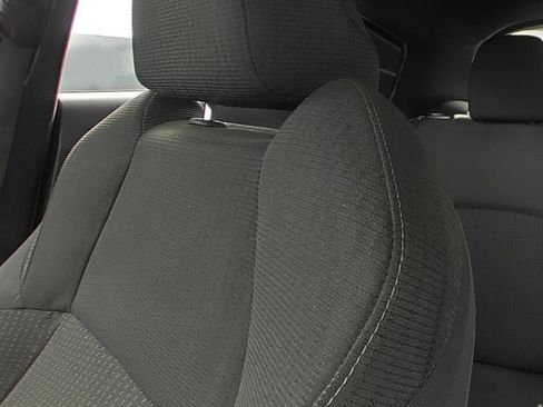 Used 2019 Toyota C-HR XLE FWD image 9