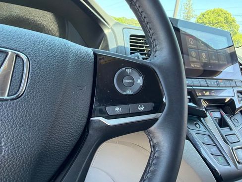 Used 2024 Honda Odyssey Touring image 13