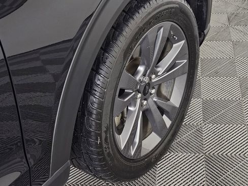 Used 2023 Ford Explorer XLT w/ Equipment Group 202A image 7