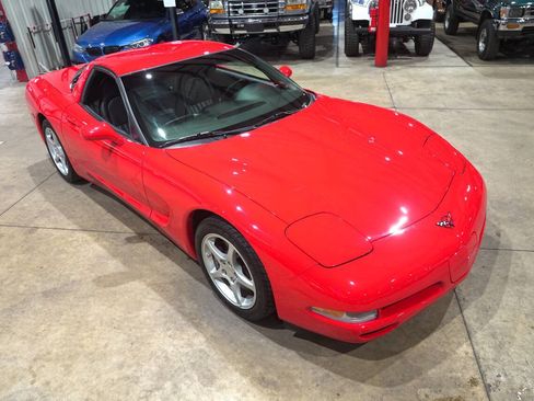 Used 2001 Chevrolet Corvette Coupe RWD image 14