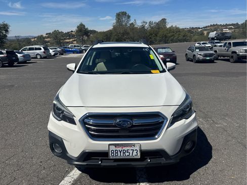 Used 2018 Subaru Outback 2.5i Limited AWD/4WD image 2