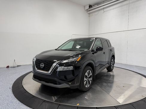 Used 2022 Nissan Rogue SV FWD image 3