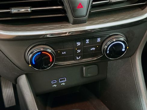 Used 2025 Buick Encore GX Preferred FWD image 23