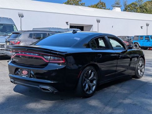 Used 2018 Dodge Charger R/T image 3