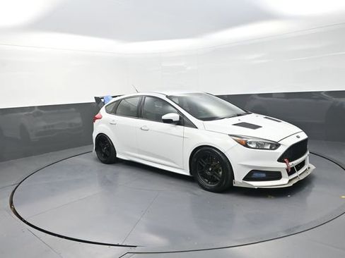Used 2018 Ford Focus ST image 27