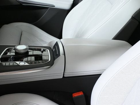 Certified 2025 BMW X7 xDrive40i image 24