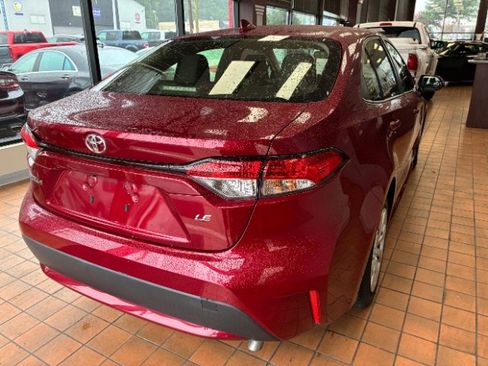 Used 2022 Toyota Corolla LE image 7