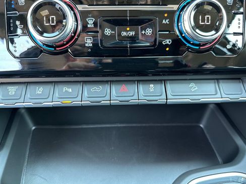 New 2025 GMC Sierra 2500 Denali w/ Denali Reserve Package image 33