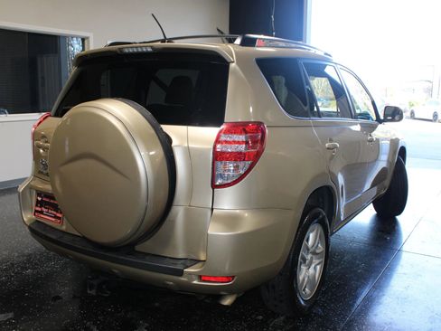 Used 2012 Toyota RAV4 FWD w/ Value Pkg image 2