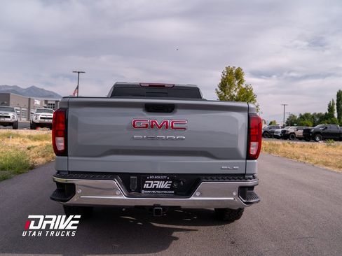 Used 2024 GMC Sierra 1500 SLE image 14