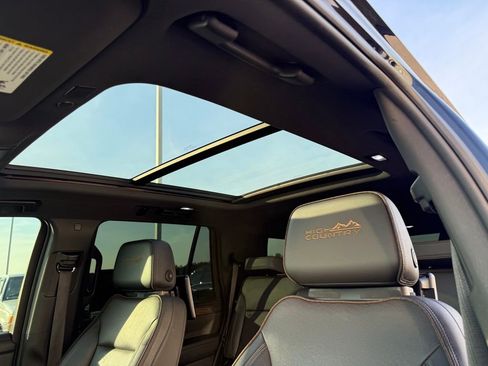 Used 2023 Chevrolet Tahoe High Country image 12