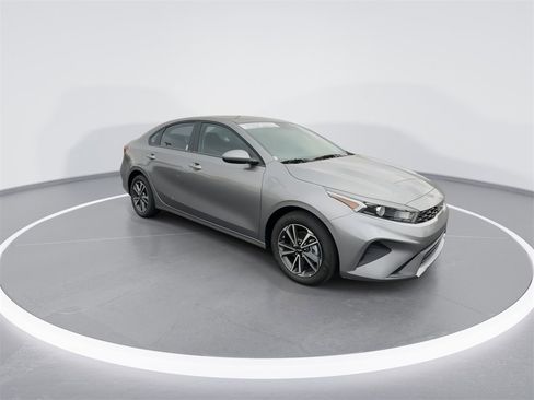 Certified 2024 Kia Forte LXS image 2