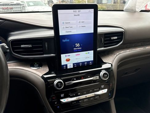 Used 2021 Ford Explorer Platinum w/ Equipment Group 601A image 19